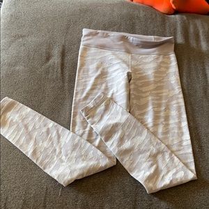 Camo Under Armor Leggings S